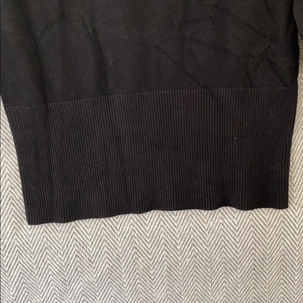 Nice sweater - Picture 5 of 5